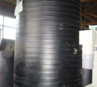 Artikel Nr.: 15136<br><br> 8 m³  gebrauchter Kunststoff / Plastik stehender Rundbehälter <br><br><br><br>