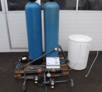article no.: 29045<br><br> 2 x 106 l, 10 bar used double water softener unit with salt regeneration<br><br><br><br>