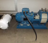 article no.: 29079<br><br> 1 m³/h, 4 kW  used plastic centrifugal pump with pressure vessel<br><br>Crest Pumps<br><br>