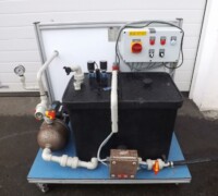 Artikel Nr.: 29191<br><br> 2,5 m³/h, 23,5 bar, 3 kW heating, 90 l gebrauchte Pumpstation mit Behälter PE und Stabheizung<br><br><br><br>