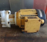 Artikel Nr.: 29369<br><br> 8 m³/h 1,4 bar, PVDF gebrauchte Chemikalienpumpe, Pumpe für aggressive Medien <br><br>Schmidt<br><br>