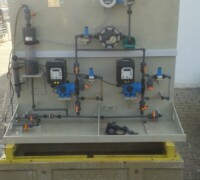 Artikel Nr.: 29625<br><br> 0-20 l/h 0,8 bar Dosieranlage, Dosierstation mit Dosierpumpe <br><br>SERA<br><br>