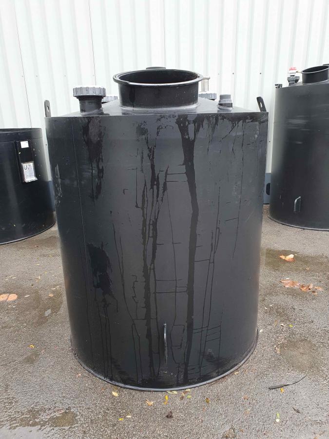 article no. 29971 2 m³ used plastic / plastic chemical storage tank with collection container