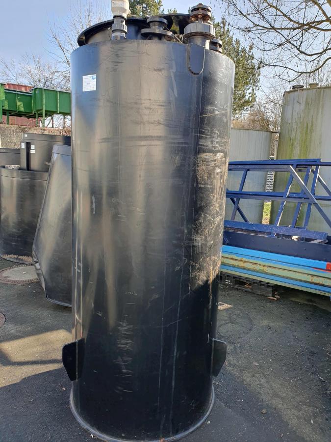 article no. 30009 1,3 m³ used plastic / plastic chemical storage tank