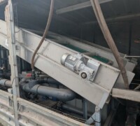 article no.: 30123<br><br> 4.8 m² used dewatering system in a container with 2 dewatering screens<br><br>Segales<br><br>