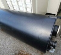 Artikel Nr.: 30153<br><br> 1,8 m³ gebrauchter Kunststoff / Plastik-Rundbehälter / Speichertank<br><br>Weber Kunststofftechnik<br><br>