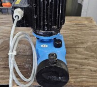 Artikel Nr.: 30185<br><br> 140 l/h, 8 bar (max) gebrauchte Sera Membrandosierpumpe, Membranpumpe<br><br>S e r a<br><br>